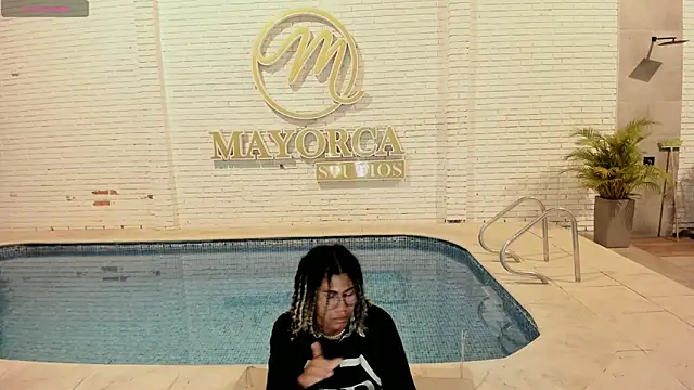 Snapshot of Maxim-Walker chatting on September 27, 3:11 am Maxim-Walker online show from September 27, 3:11 am