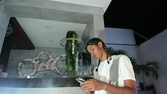 Snapshot of Maxim-Walker chatting on November 7, 3:17 am Maxim-Walker online show from November 7, 3:17 am