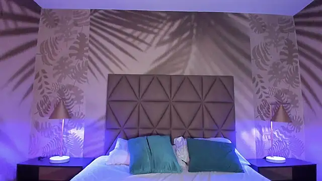 Snapshot of Maxim-Walker chatting on November 13, 3:05 am Maxim-Walker online show from November 13, 3:05 am