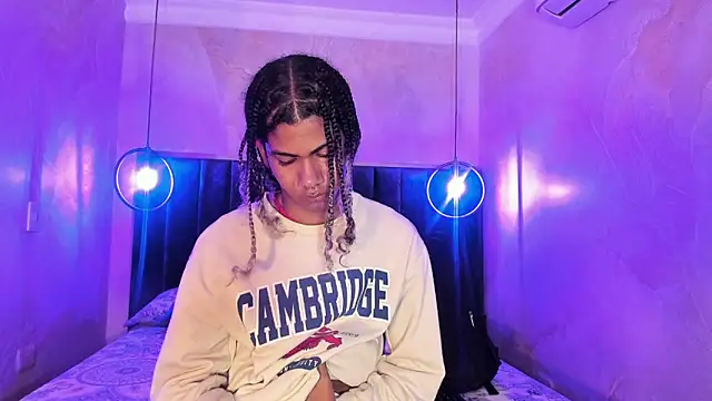 Snapshot of Maxim-Walker chatting on November 26, 3:07 am Maxim-Walker online show from November 26, 3:07 am