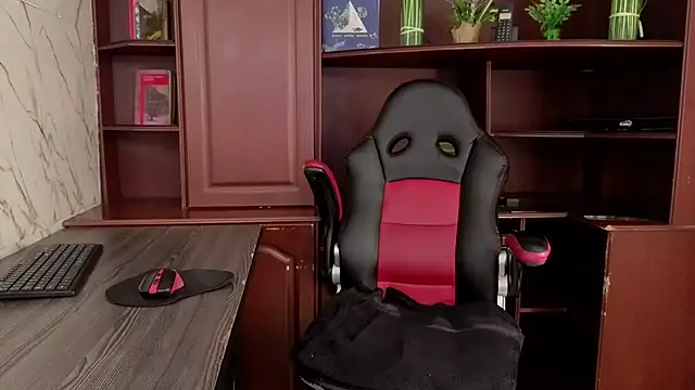 GianellaCox  online show from October 23, 1:21 pm