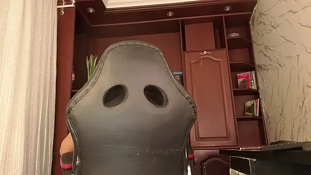 AmberNix online show from December 22, 2:47 pm