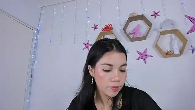 Snapshot of Emiily_Parkerr chatting on December 18, 3:04 am Emiily Parkerr online show from December 18, 3:04 am