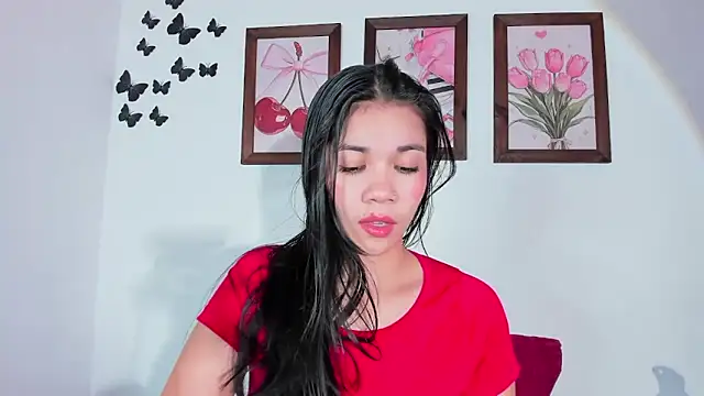 Snapshot of Emiily_Parkerr chatting on June 17, 8:10 pm Emiily Parkerr online show from June 17, 8:10 pm