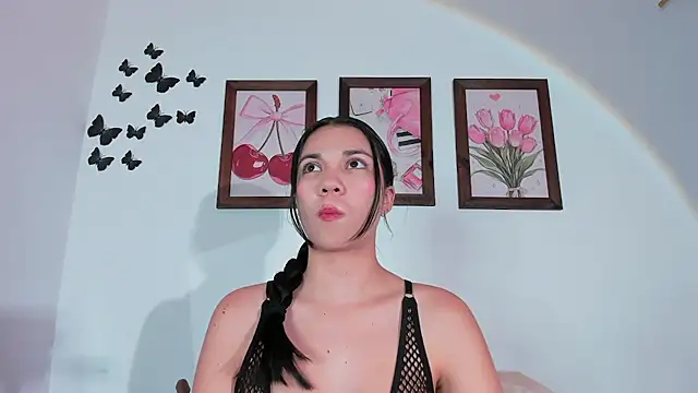 Snapshot of Emiily_Parkerr chatting on July 14, 8:58 pm Emiily Parkerr online show from July 14, 8:58 pm