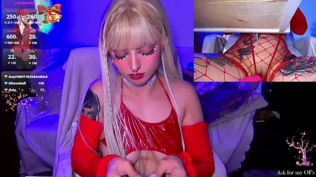 Snapshot of HollyDominic chatting on December 21, 4:47 pm HollyDominic online show from December 21, 4:47 pm