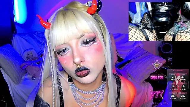 Snapshot of HollyDominic chatting on March 16, 12:09 pm HollyDominic online show from March 16, 12:09 pm