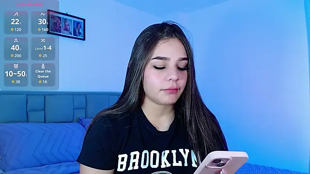 Snapshot of astrid-omega chatting on October 9, 1:36 am astrid-omega online show from October 9, 1:36 am