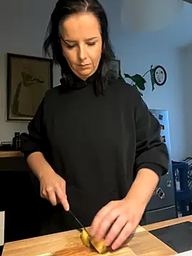 Snapshot of Off__Melonenmandy chatting on October 8, 3:42 pm Off Melonenmandy online show from October 8, 3:42 pm