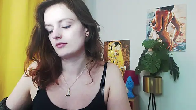 juicyNadine online show from December 9, 12:30 pm