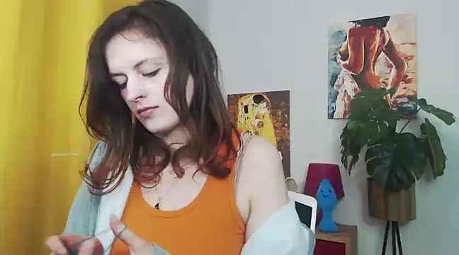 juicyNadine online show from March 6, 9:25 am