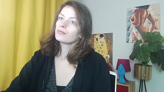 juicyNadine online show from November 4, 5:50 am