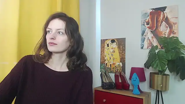 juicyNadine online show from November 8, 8:25 am