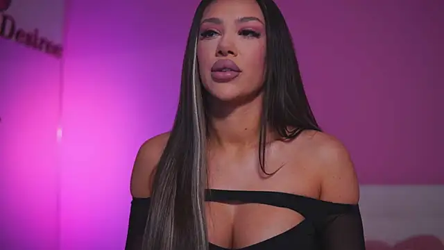 Snapshot of NatyDesiree chatting on March 18, 5:09 am NatyDesiree online show from March 18, 5:09 am