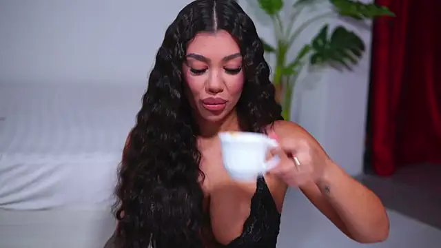 Snapshot of NatyDesiree chatting on October 3, 9:06 am NatyDesiree online show from October 3, 9:06 am