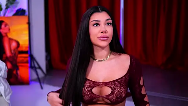 NatyDesiree online show from December 2, 4:40 am