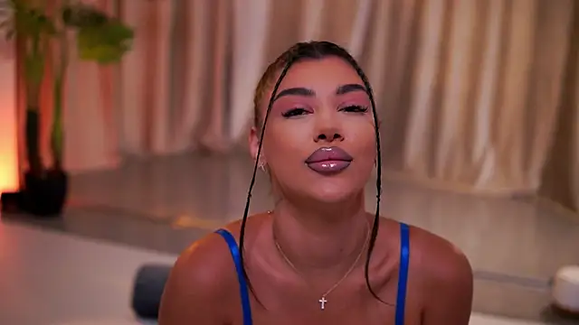 Snapshot of NatyDesiree chatting on August 3, 7:06 pm NatyDesiree online show from August 3, 7:06 pm