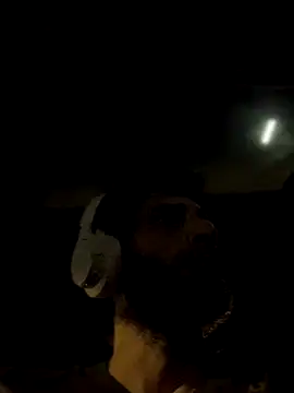 Snapshot of pantslesstraveler_plt chatting on September 27, 7:13 am pantslesstraveler plt online show from September 27, 7:13 am