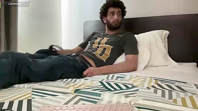 Snapshot of pantslesstraveler_plt chatting on September 28, 4:45 pm pantslesstraveler plt online show from September 28, 4:45 pm