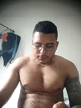 SaucyAffair0 online show from January 31, 7:23 pm