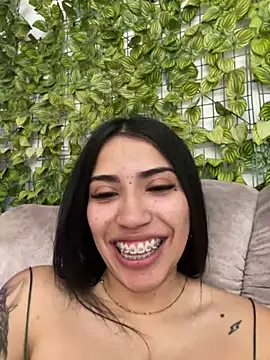 SaritaHot 69 online show from December 25, 4:43 pm