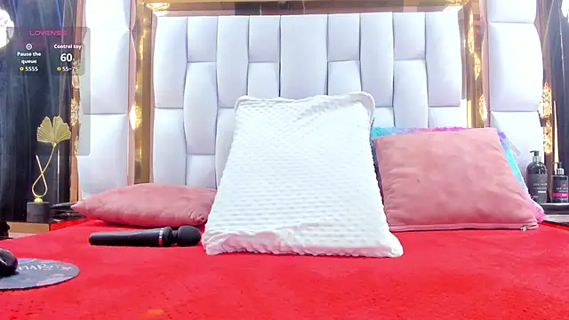 RileySweett online show from September 15, 11:43 am