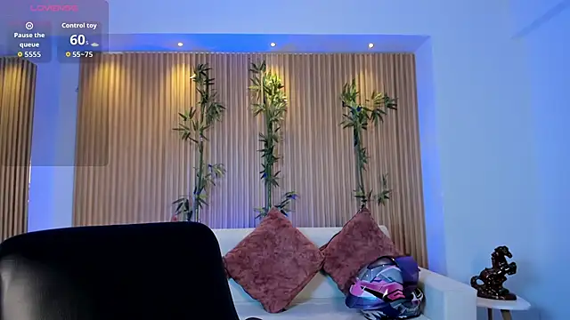 paulina sweett  online show from January 9, 11:02 am