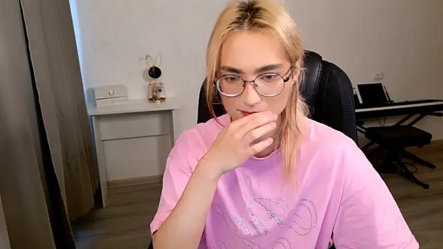 CuteYukiKun online show from January 19, 8:18 am