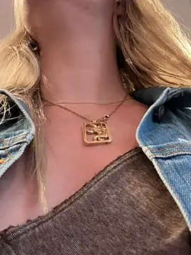 Snapshot of lexi_luv chatting on March 7, 11:05 pm lexi luv online show from March 7, 11:05 pm