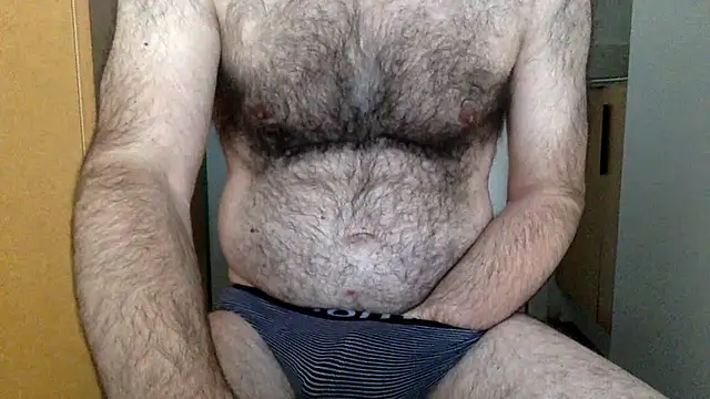 Snapshot of spanishairy chatting on December 8, 8:20 am spanishairy online show from December 8, 8:20 am