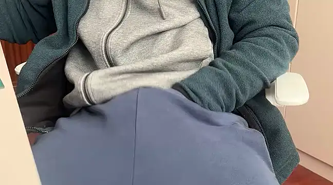 Snapshot of spanishairy chatting on February 2, 9:19 am spanishairy online show from February 2, 9:19 am