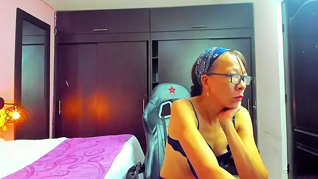 daniela xue online show from March 15, 12:04 am