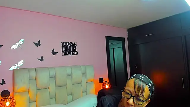 daniela xue online show from March 20, 7:35 pm