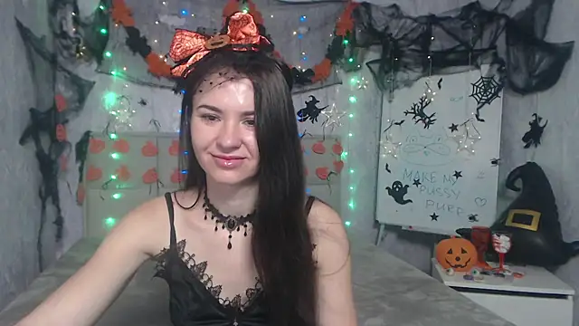 KaraCriegs online show from October 29, 6:42 pm