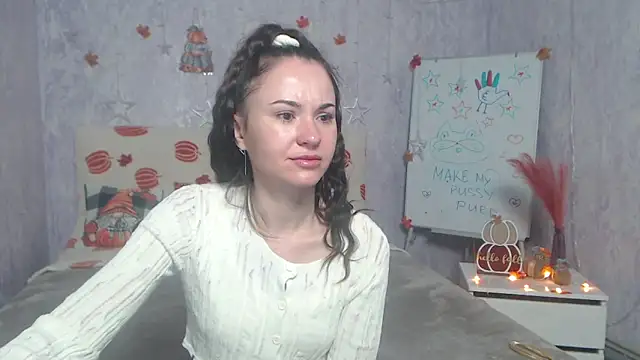 KaraCriegs online show from November 14, 6:28 pm