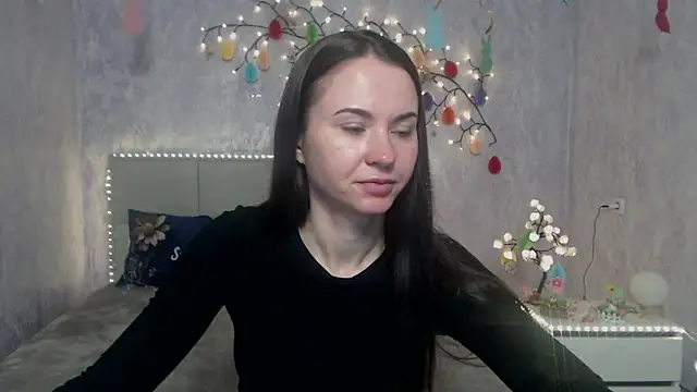 KaraCriegs online show from April 11, 5:17 pm