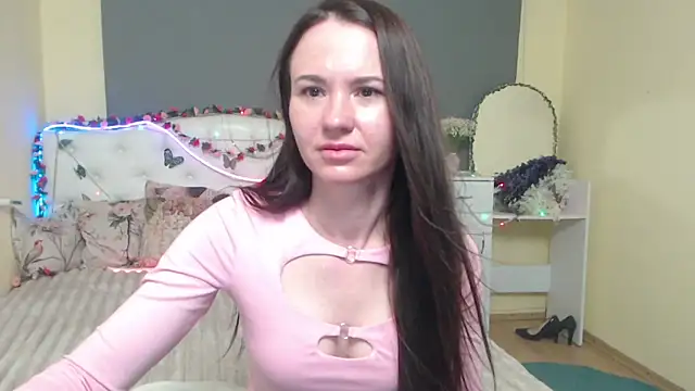 KaraCriegs online show from May 3, 7:20 pm