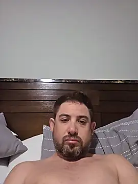 Snapshot of caliguy37 chatting on June 27, 5:01 am caliguy37 online show from June 27, 5:01 am