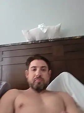 Snapshot of caliguy37 chatting on July 19, 6:33 pm caliguy37 online show from July 19, 6:33 pm