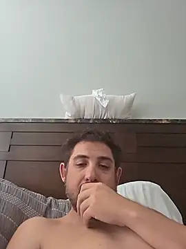 Snapshot of caliguy37 chatting on July 28, 7:39 pm caliguy37 online show from July 28, 7:39 pm