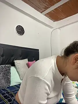 Iris love18 online show from February 17, 1:21 pm