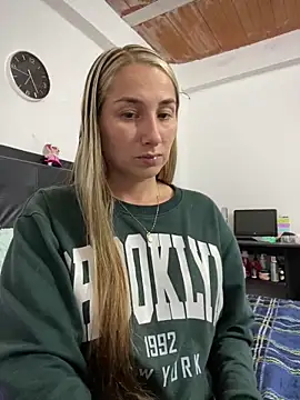 Iris love18 online show from March 12, 11:44 pm