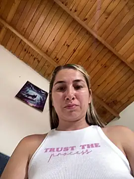 Iris love18 online show from April 29, 5:30 pm