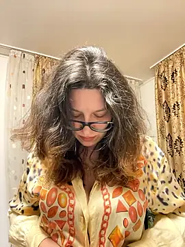 NadiraNoor online show from March 5, 11:01 pm