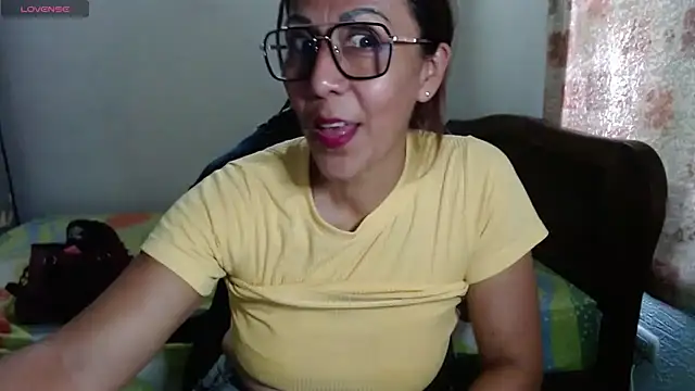 Snapshot of horny_paty chatting on May 7, 7:19 pm horny paty online show from May 7, 7:19 pm