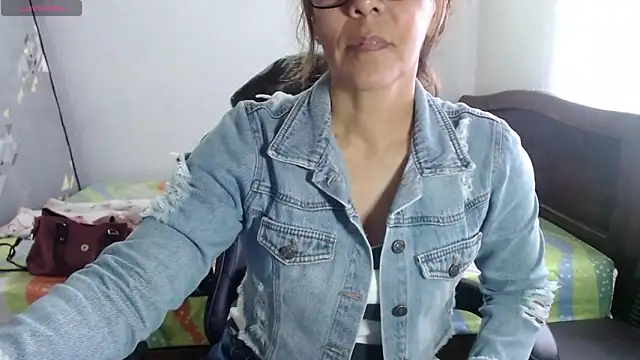Snapshot of horny_paty chatting on May 25, 12:33 pm horny paty online show from May 25, 12:33 pm
