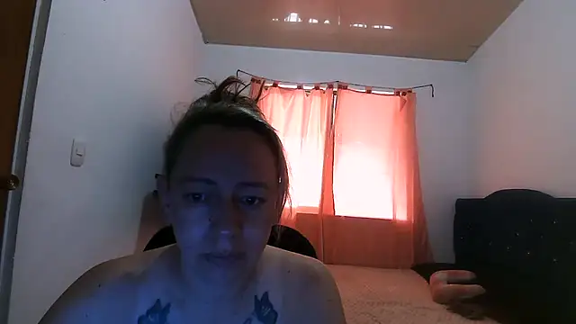 Snapshot of Chanel_87xxx chatting on August 5, 4:32 pm Chanel 87xxx online show from August 5, 4:32 pm