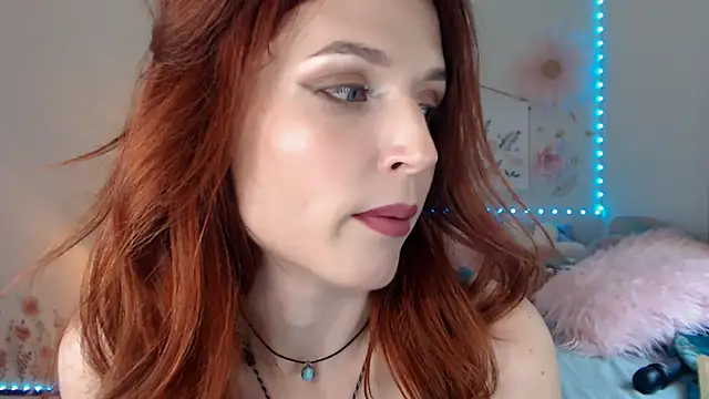 Snapshot of Poisson_Eva chatting on June 16, 9:28 pm Poisson Eva online show from June 16, 9:28 pm