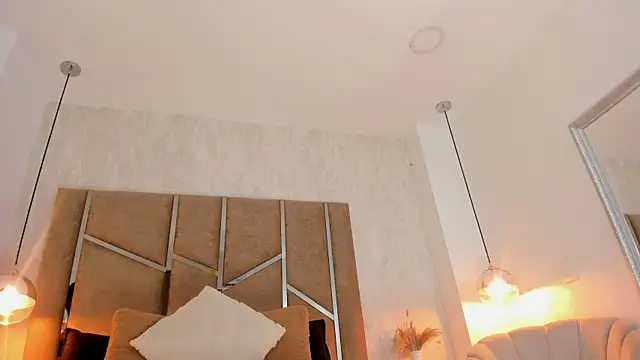 Martinaa Jones  online show from January 13, 12:32 pm