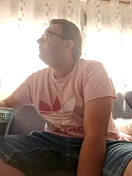 Snapshot of Javier_bear chatting on September 22, 10:06 am Javier bear online show from September 22, 10:06 am